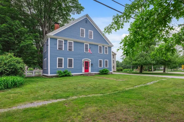 $695,000 | 38 Main Street, Hancock, NH 03449