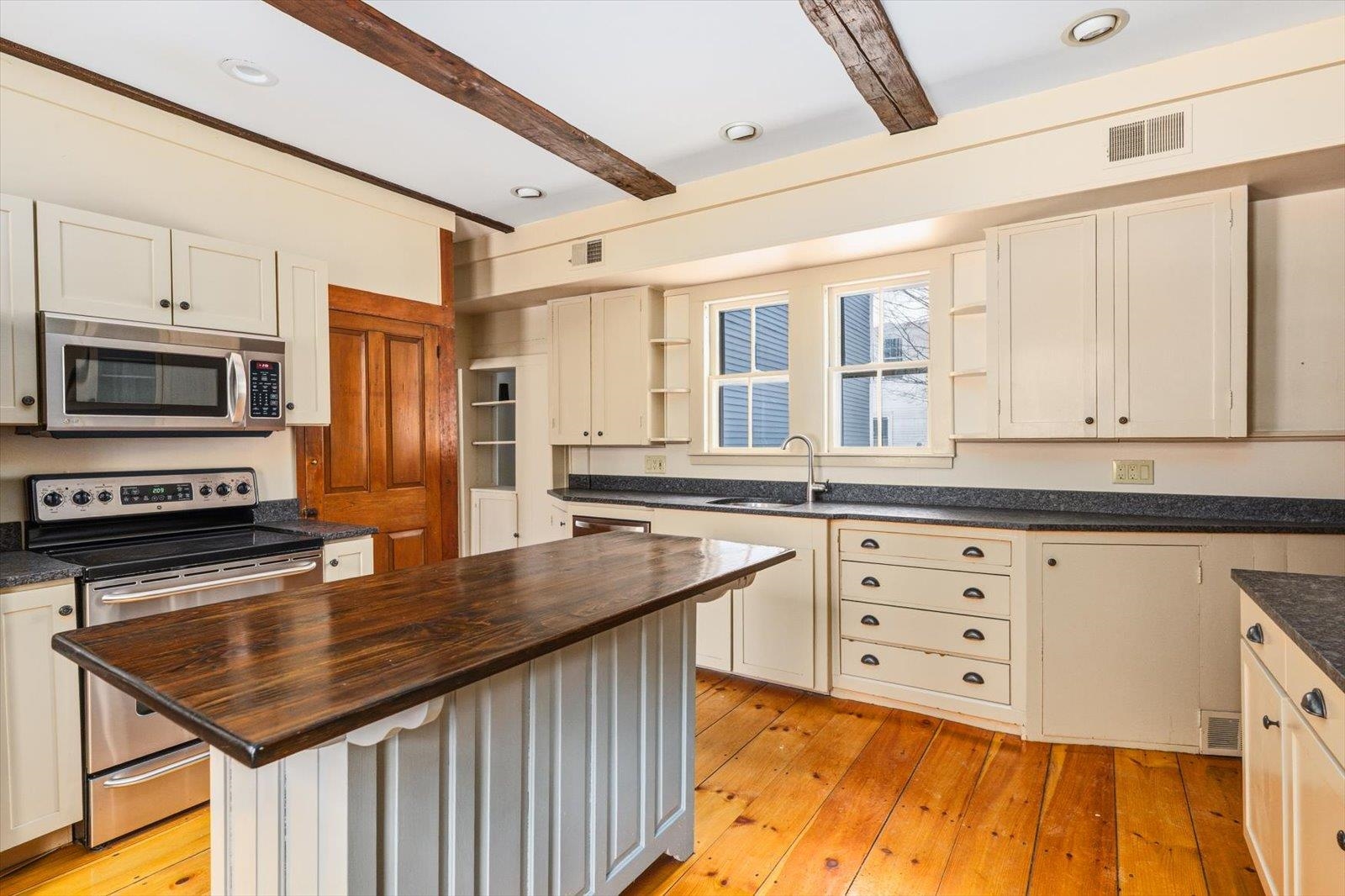 38 Main Street Hancock, NH 03449 - Photo 6 of 92