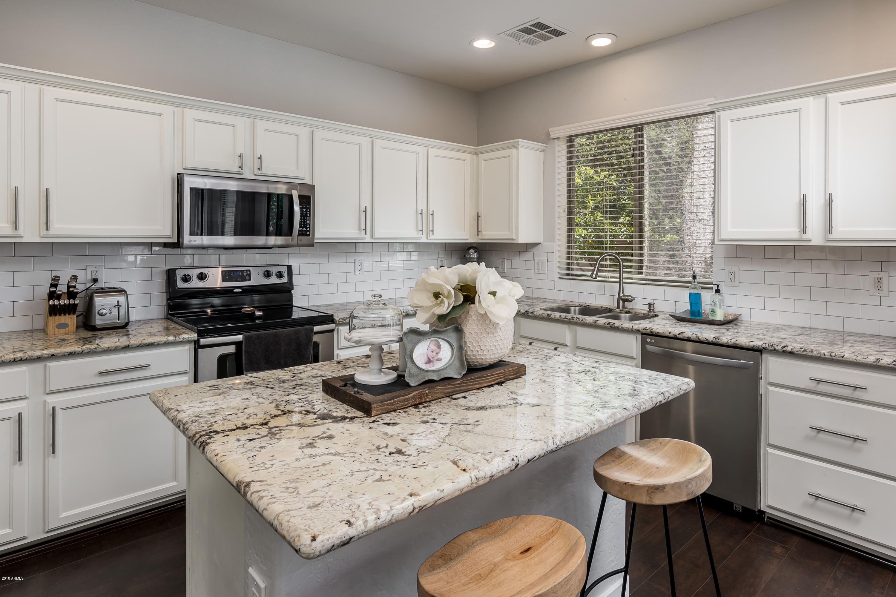 4569 East Del Rio Street Gilbert, AZ 85295 - Photo 11 of 35 4569 E Del Rio St - High Res-15