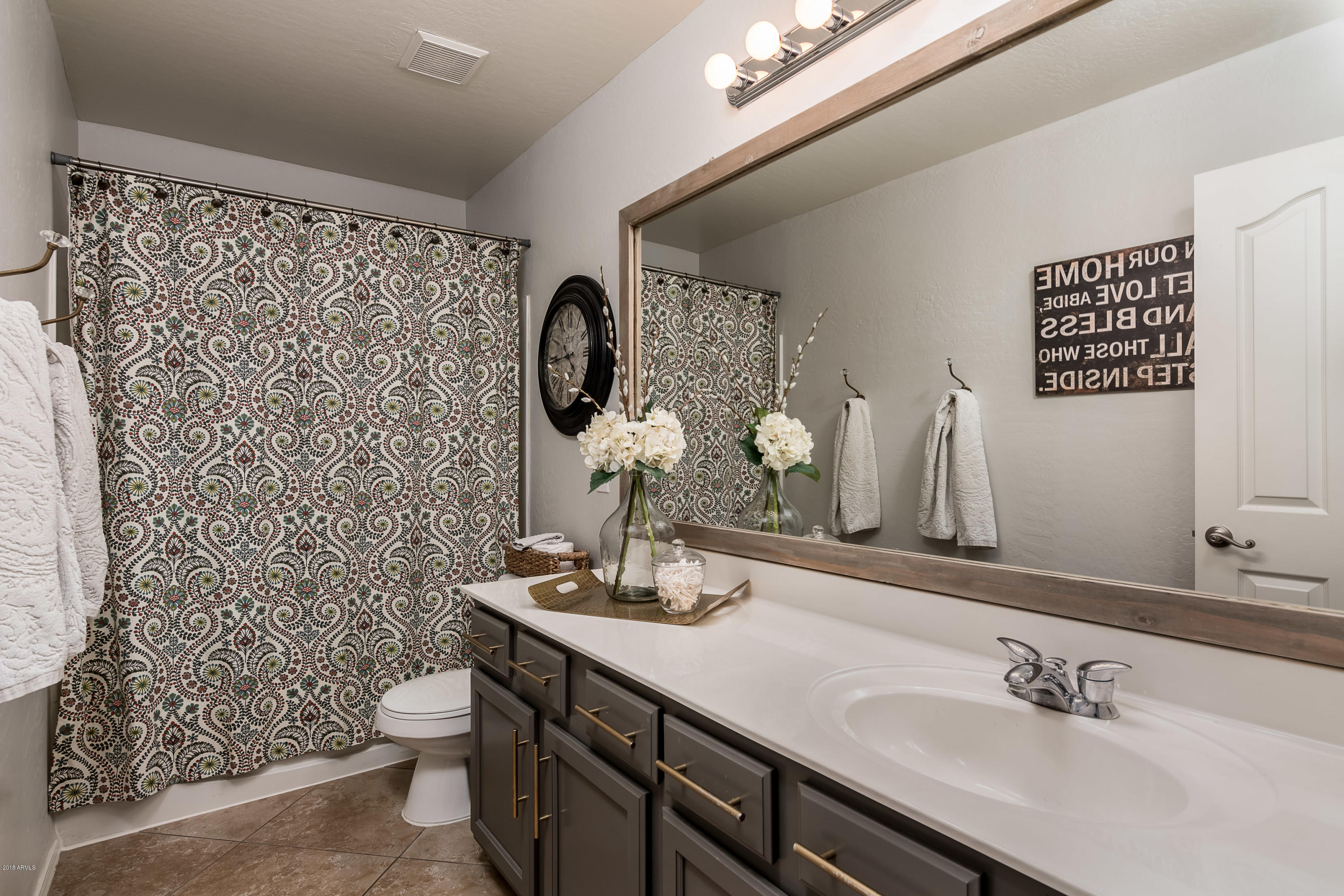 4569 East Del Rio Street Gilbert, AZ 85295 - Photo 31 of 35 4569 E Del Rio St - High Res-37