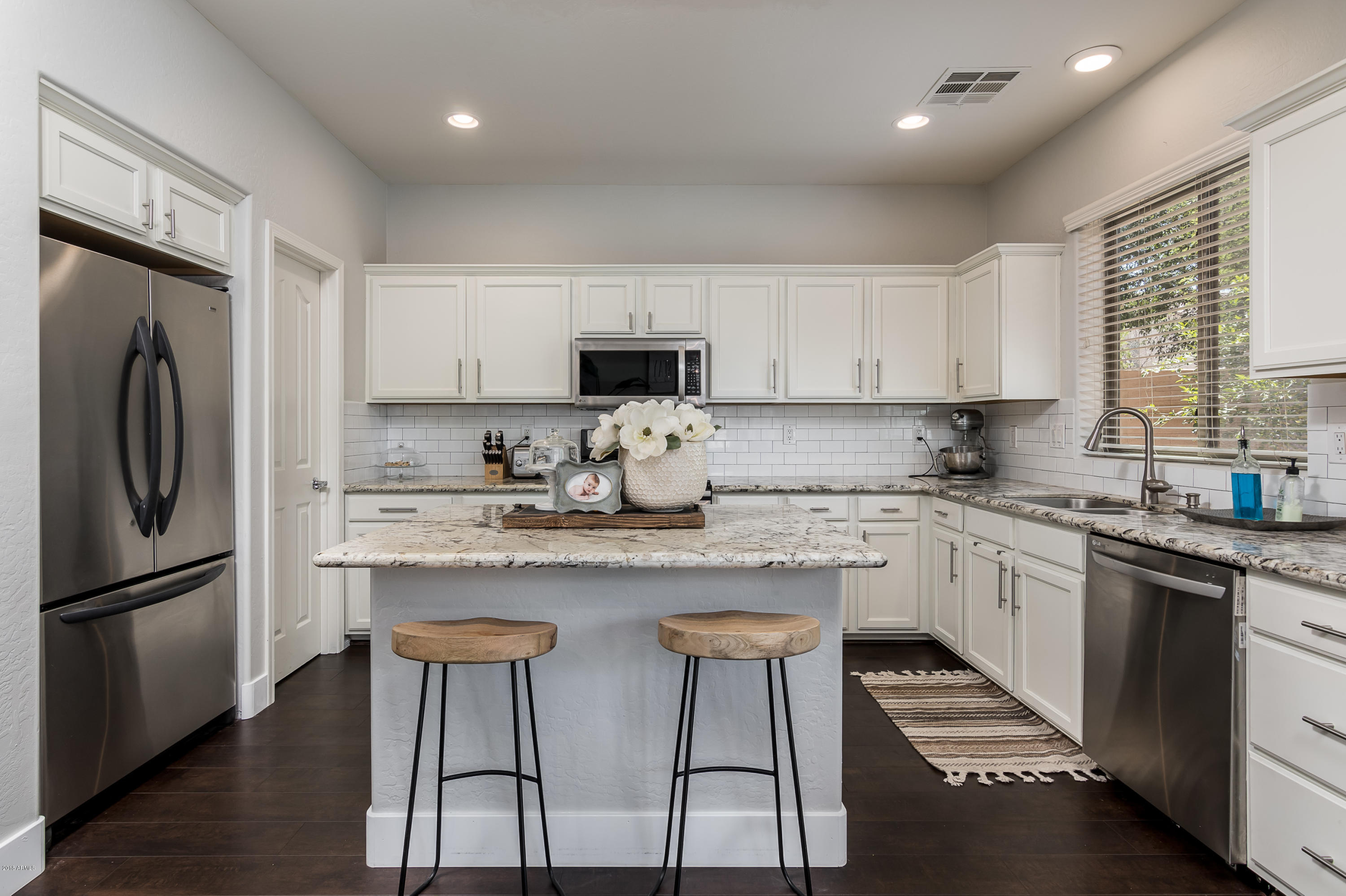 4569 East Del Rio Street Gilbert, AZ 85295 - Photo 9 of 35 4569 E Del Rio St - High Res-12