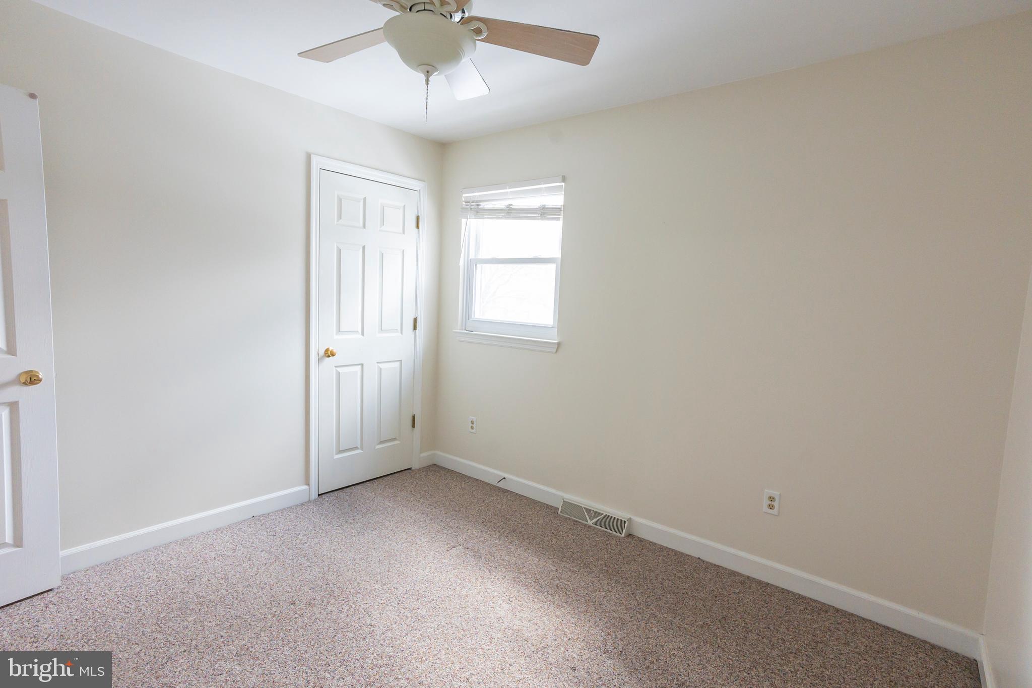 6 Overview Court Reading, PA 19607 - Photo 35 of 69 an empty room with a window and ceiling fan