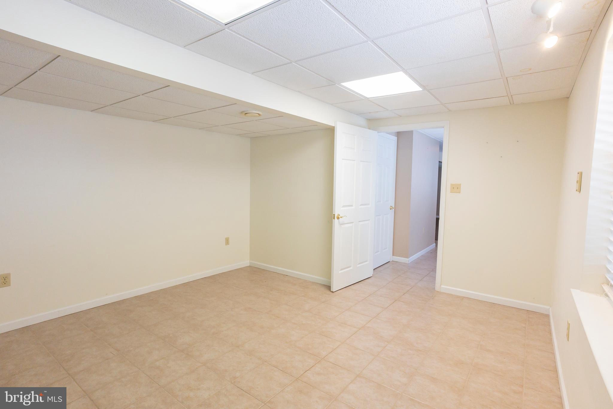 6 Overview Court Reading, PA 19607 - Photo 54 of 69 an empty room with an entryway