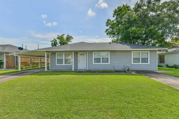 $1,800 | 938 Vivian Avenue, Pasadena, TX 77506
