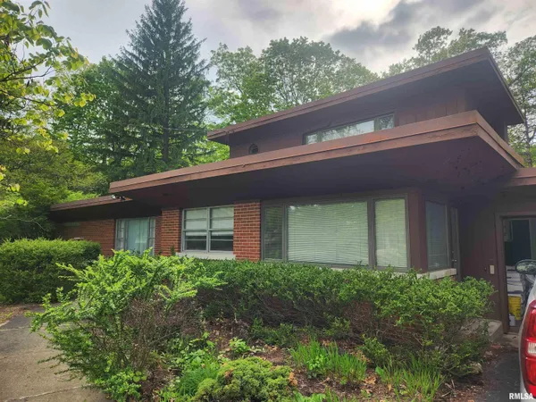 $3,000 | 151 West Detweiller Drive, Peoria, IL 61615