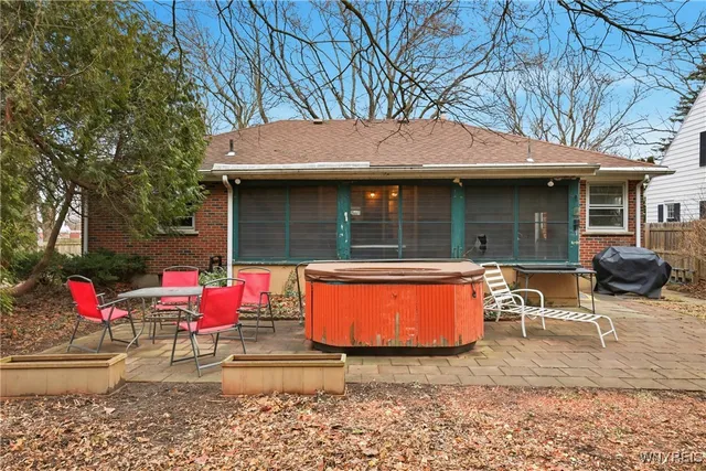 $249,900 | 933 Creek Rd Extension, Lewiston, NY 14092