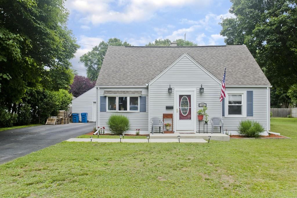 90 Nelson Circle West Springfield, MA 01089 - Photo 1 of 41 Gallery Image 1
