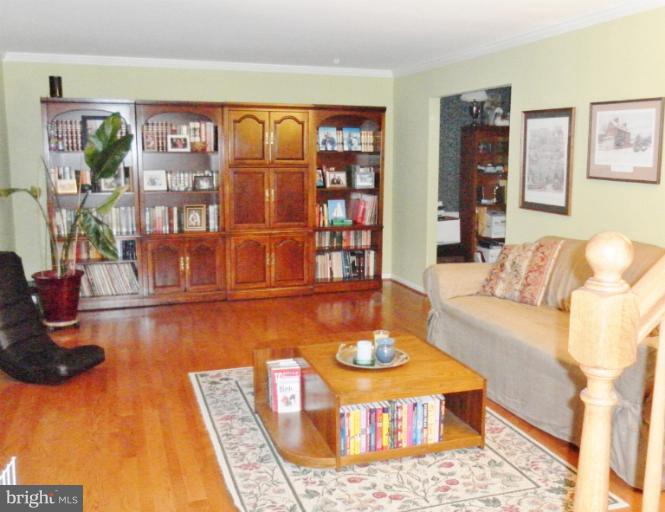 346 Cottswold Place Riva, MD 21140 - Photo 17 of 30 Living Room