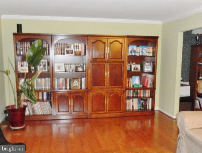 346 Cottswold Place Riva, MD 21140 - Photo 19 of 30 Living Room