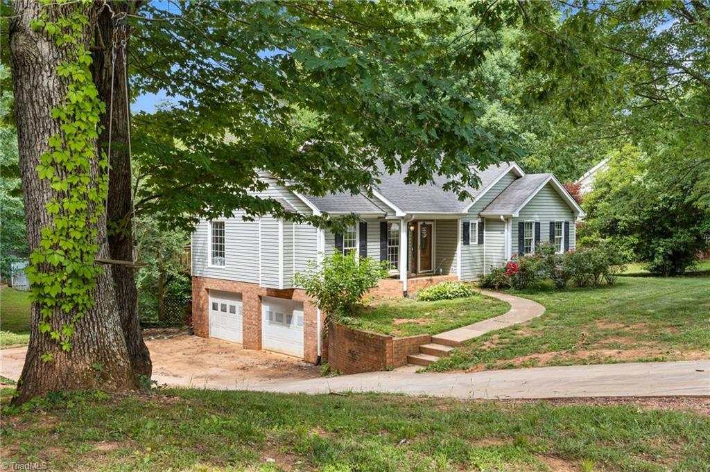 1085 Woodbury Road King, NC 27021 - Photo 4 of 34
