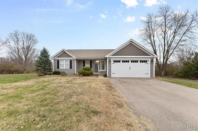 $399,900 | 208 Sugar Maple Circle, Farmington, MO 63640
