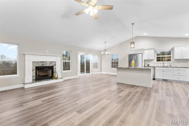 $399,900 | 208 Sugar Maple Circle, Farmington, MO 63640