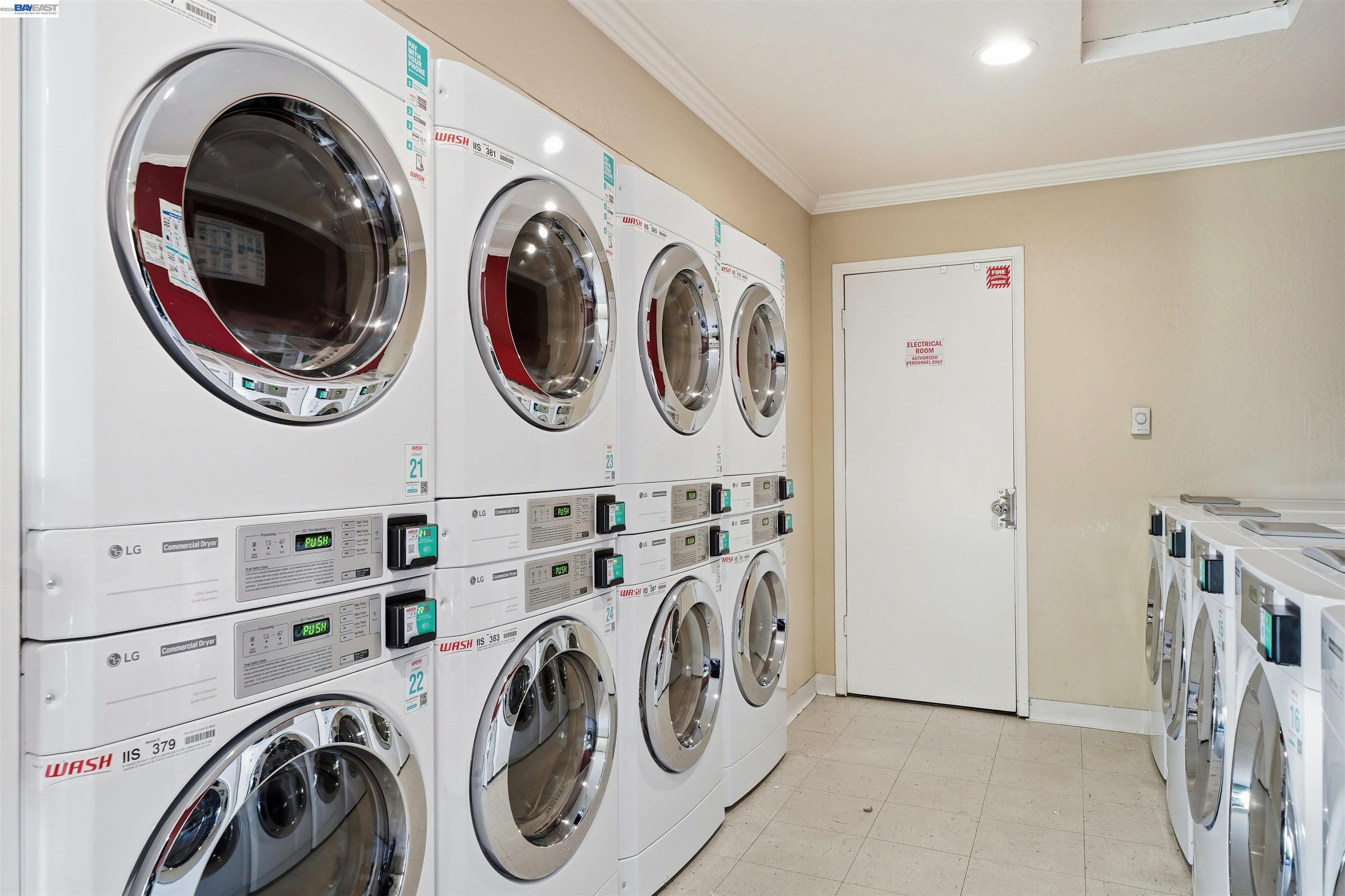 8985 Alcosta Boulevard, Unit 162 San Ramon, CA 94583 - Photo 2 of 33 a utility room with dryer and washer