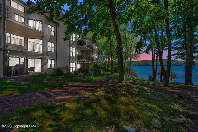 $360,000 | 7 Midlake Drive, Unit 201A, Lake Harmony, PA 18624