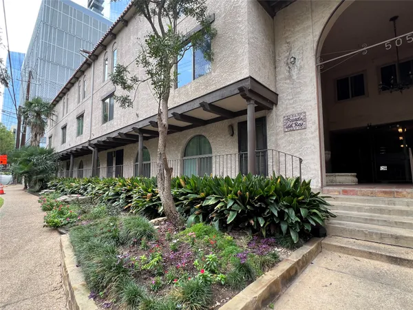 $1,995 | 505 West 7th Street, Unit 114, Austin, TX 78701