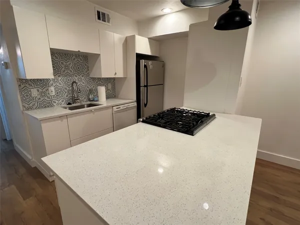 $1,995 | 505 West 7th Street, Unit 114, Austin, TX 78701