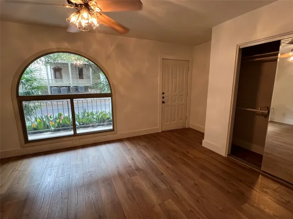 $1,995 | 505 West 7th Street, Unit 114, Austin, TX 78701