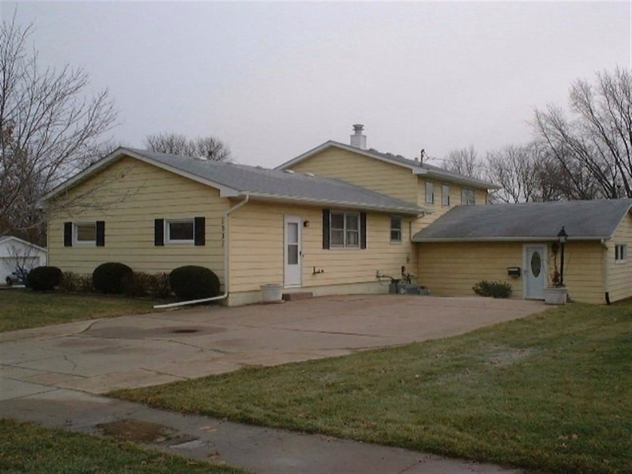 1931 Middle Road Bettendorf, IA 52722 - Photo 12 of 17 Gallery Image 12