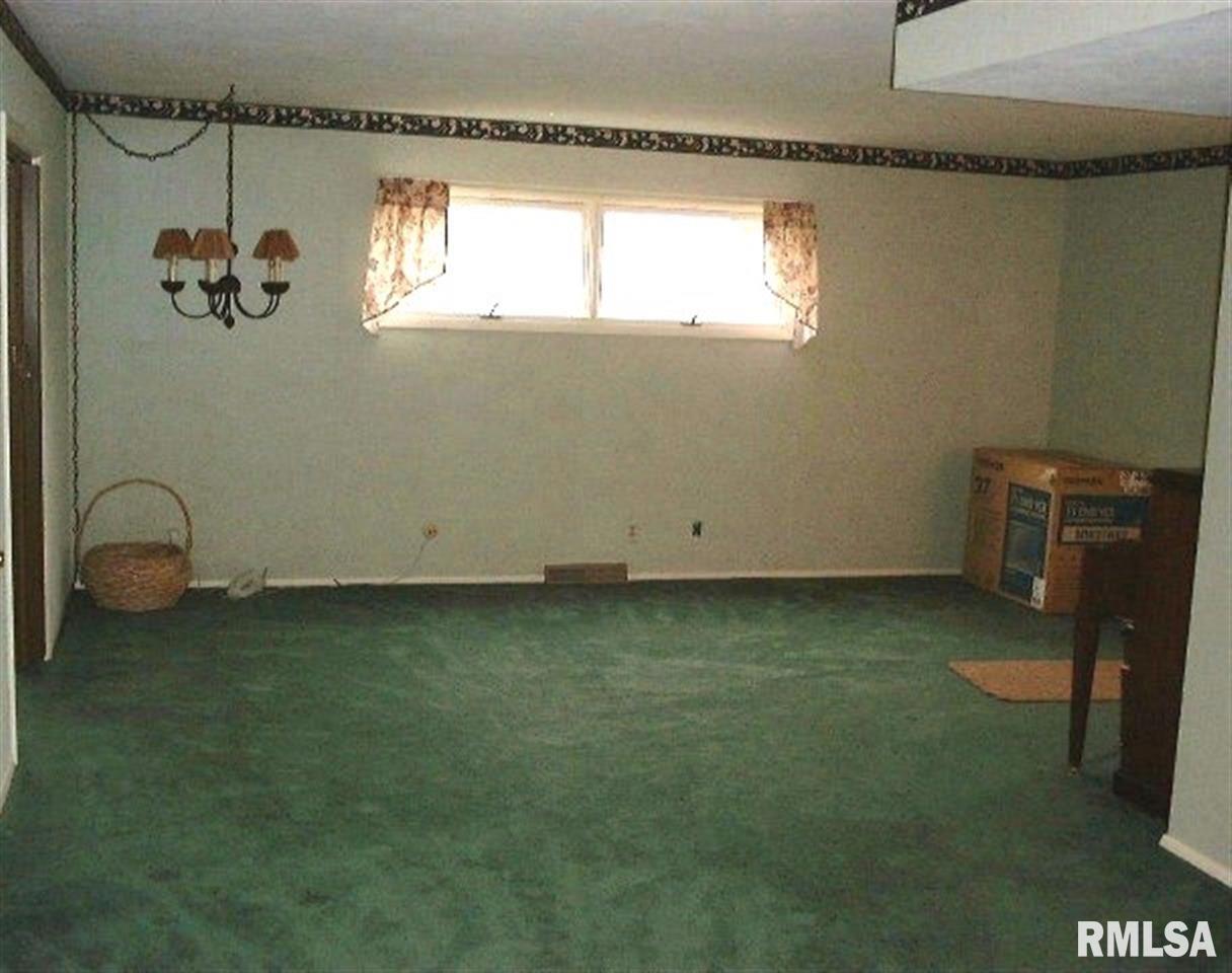 1931 Middle Road Bettendorf, IA 52722 - Photo 10 of 17 Gallery Image 10