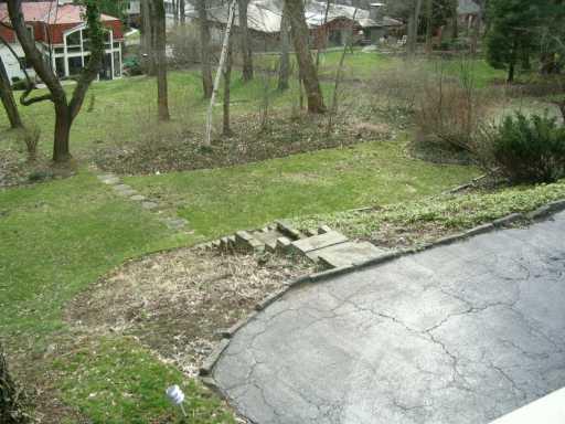 705 Valleyview Road Mt. Lebanon, PA 15243 - Photo 8 of 8 Yard/Garden.