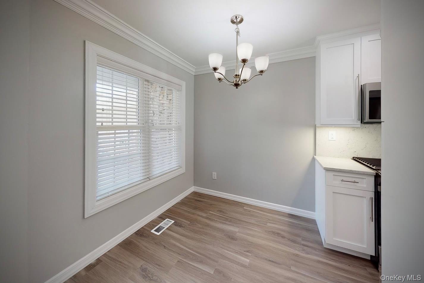 100 Saddle Cove Road, Unit 307 Bohemia, NY 11716 - Photo 5 of 16