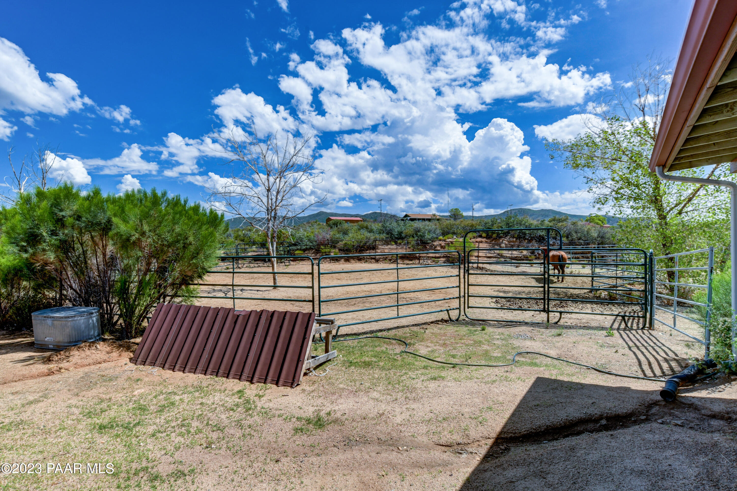 7970 West Hampton Road Kirkland, AZ 86332 - Photo 33 of 52 Horse Pen
