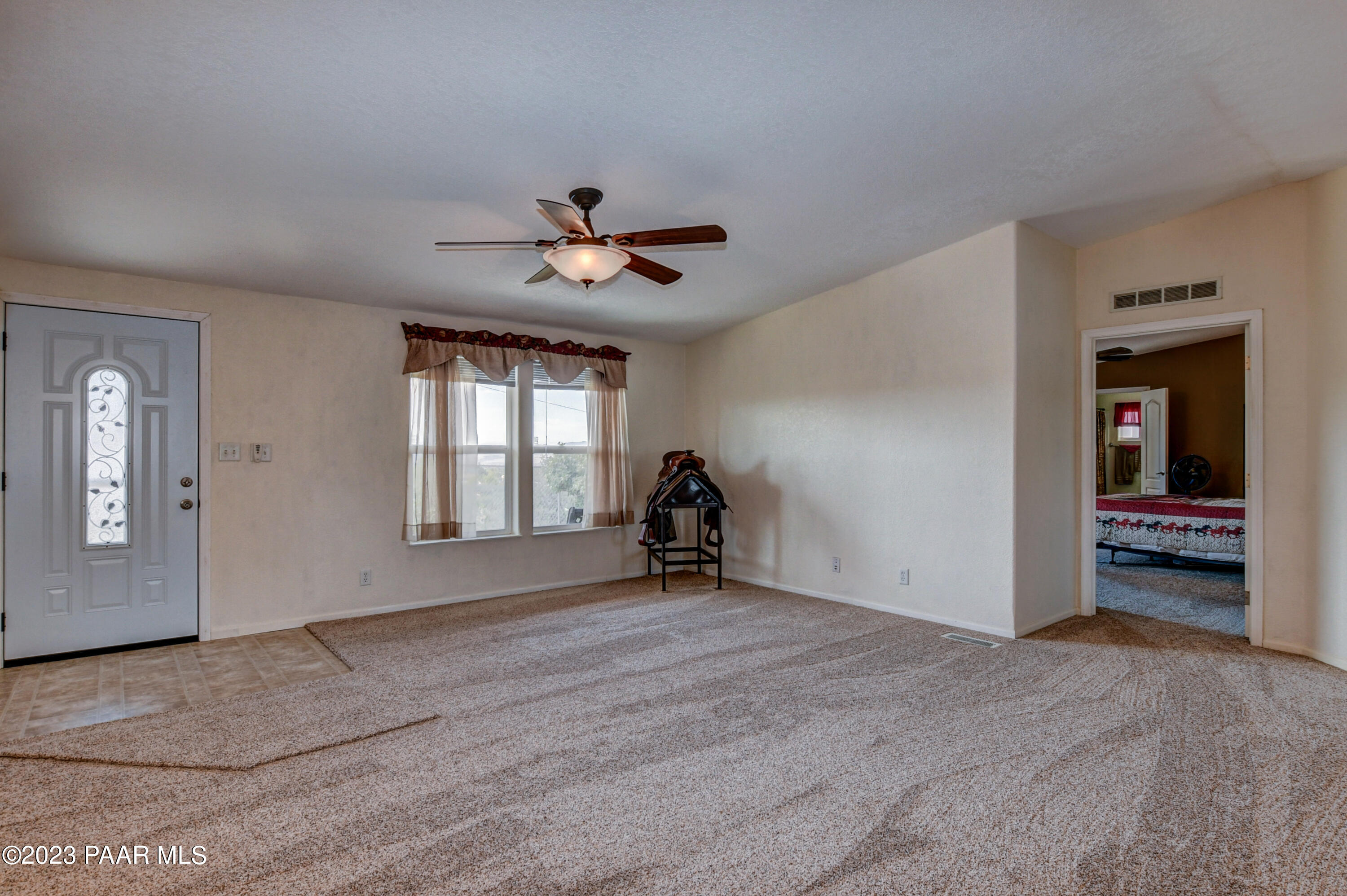 7970 West Hampton Road Kirkland, AZ 86332 - Photo 6 of 52 Living Room 2