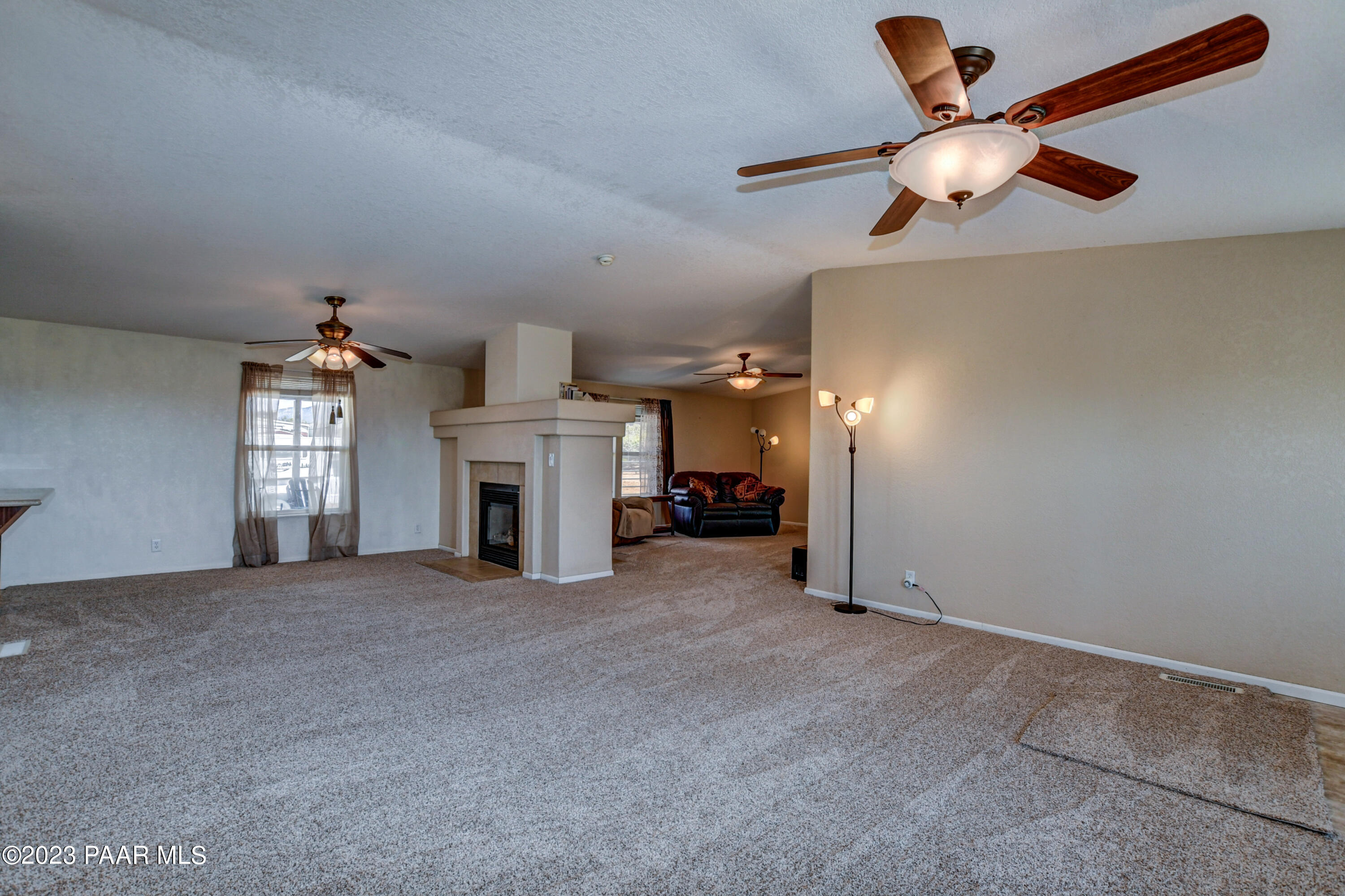 7970 West Hampton Road Kirkland, AZ 86332 - Photo 7 of 52 Living Room 3