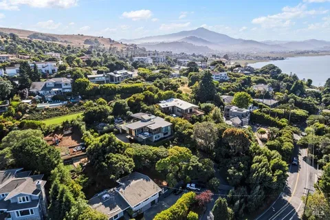 $2,995,000 | 5025 Paradise Drive, Tiburon, CA 94920