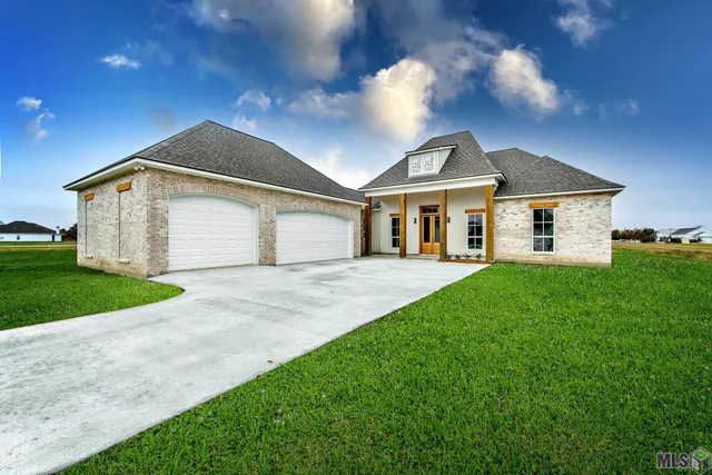$530,000 | 1313 Rosedown Drive, Thibodaux, LA 70301