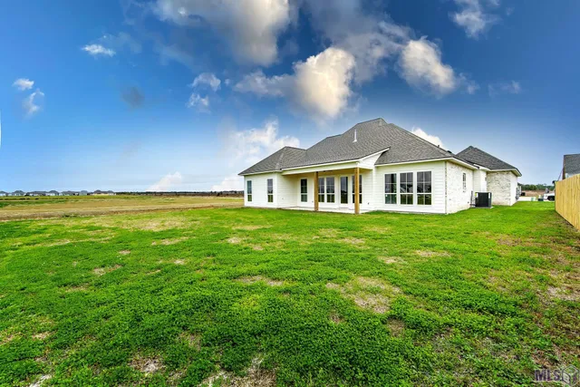 $530,000 | 1313 Rosedown Drive, Thibodaux, LA 70301