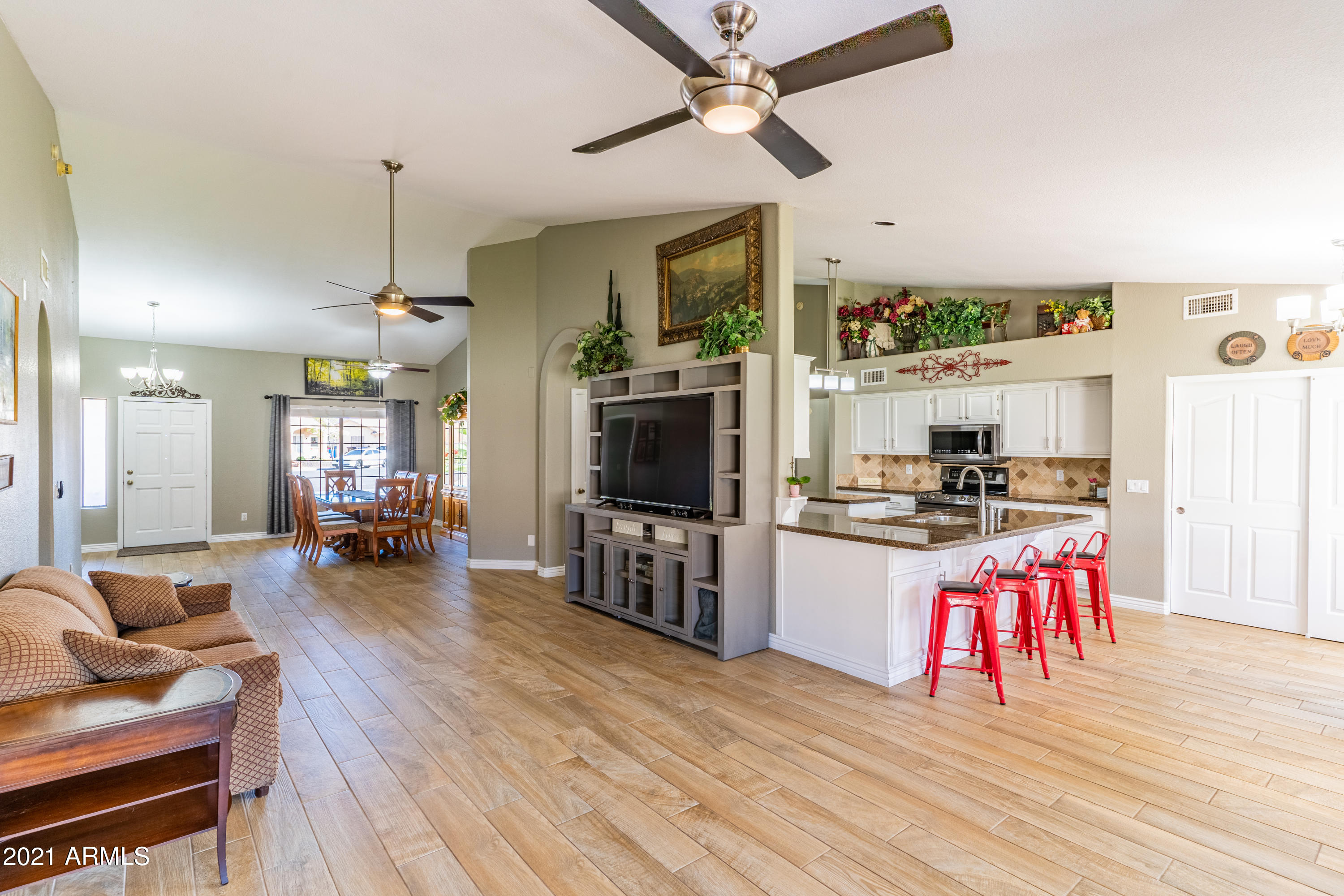 832 North Williams Circle Mesa, AZ 85203 - Photo 13 of 33 Living area