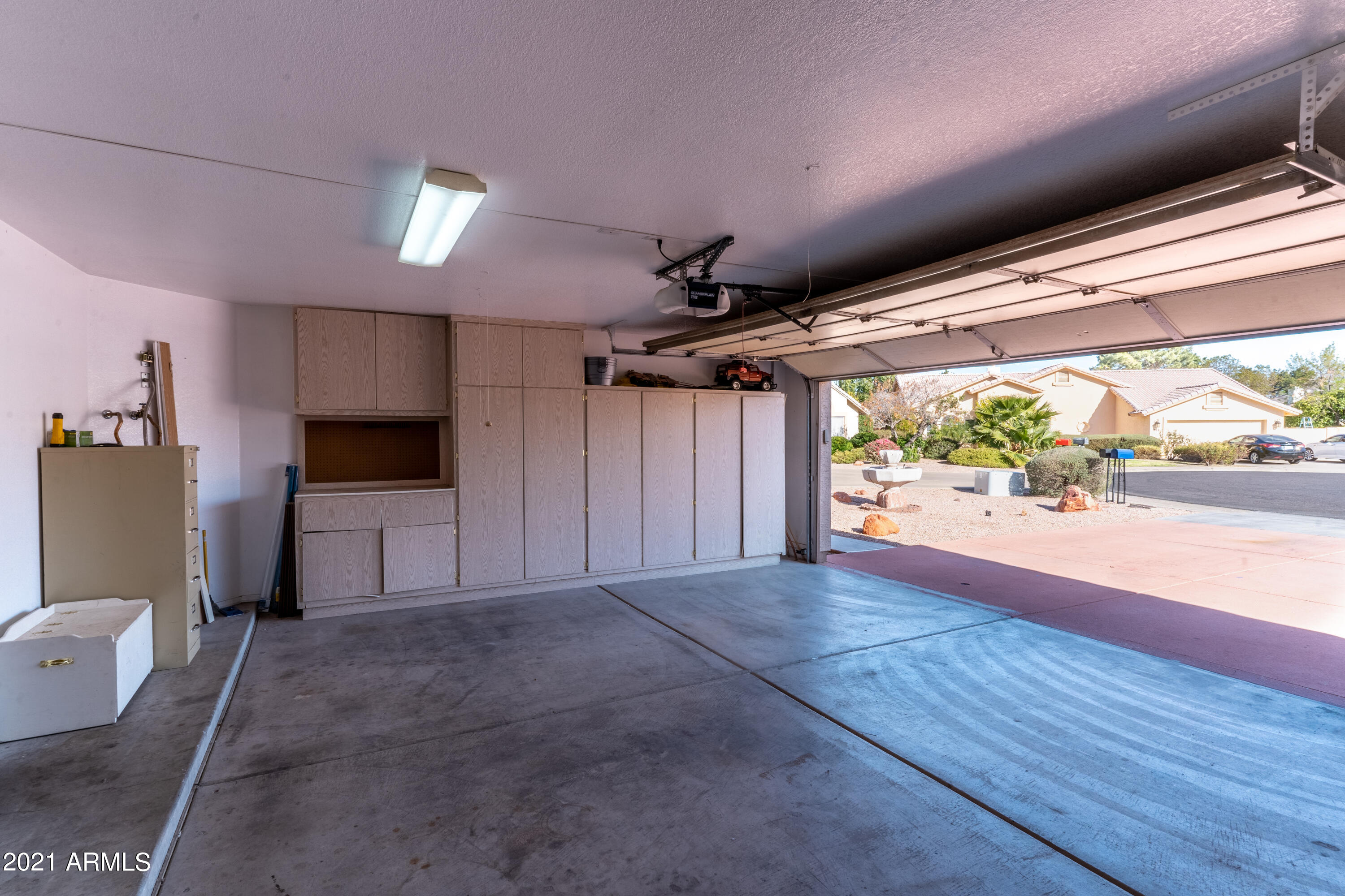 832 North Williams Circle Mesa, AZ 85203 - Photo 29 of 33 3 car garage