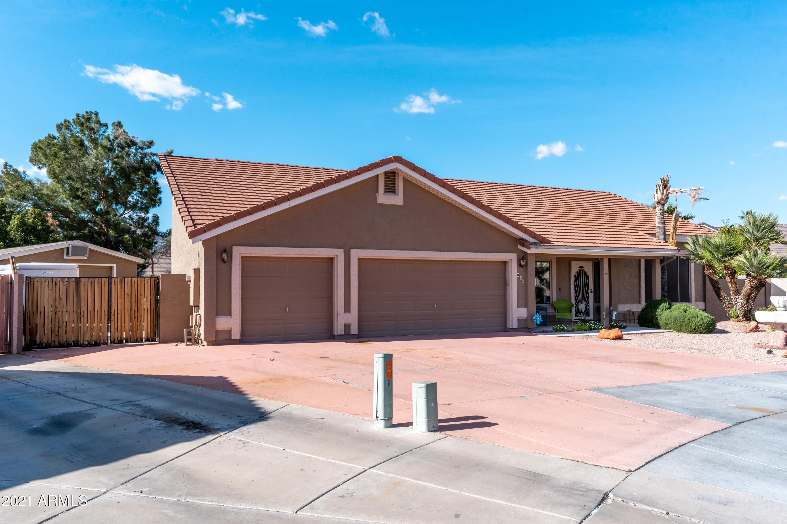 832 North Williams Circle Mesa, AZ 85203 - Photo 3 of 33 Front of house 3