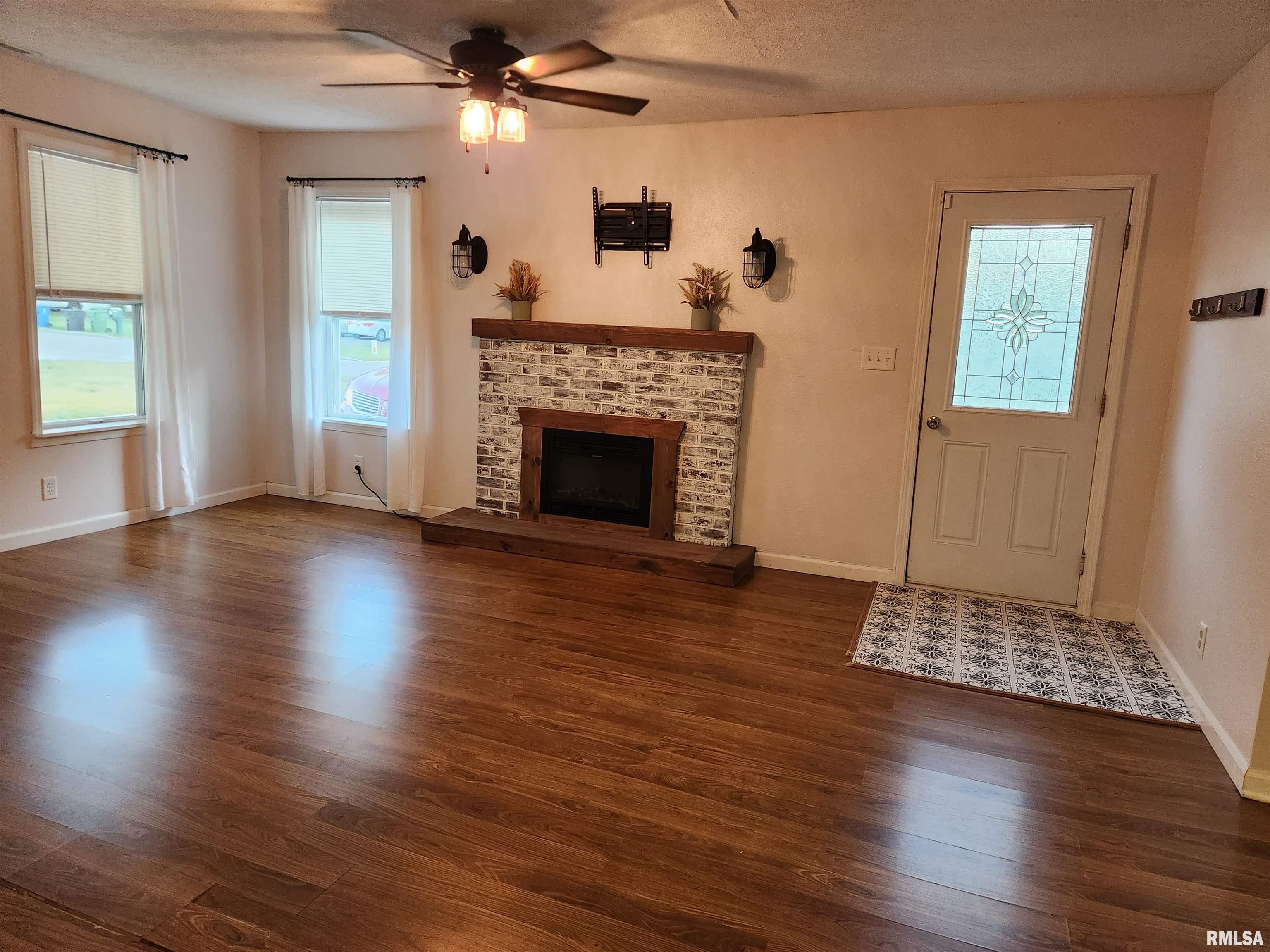 820 Airport Road Mount Vernon, IL 62864 - Photo 2 of 17