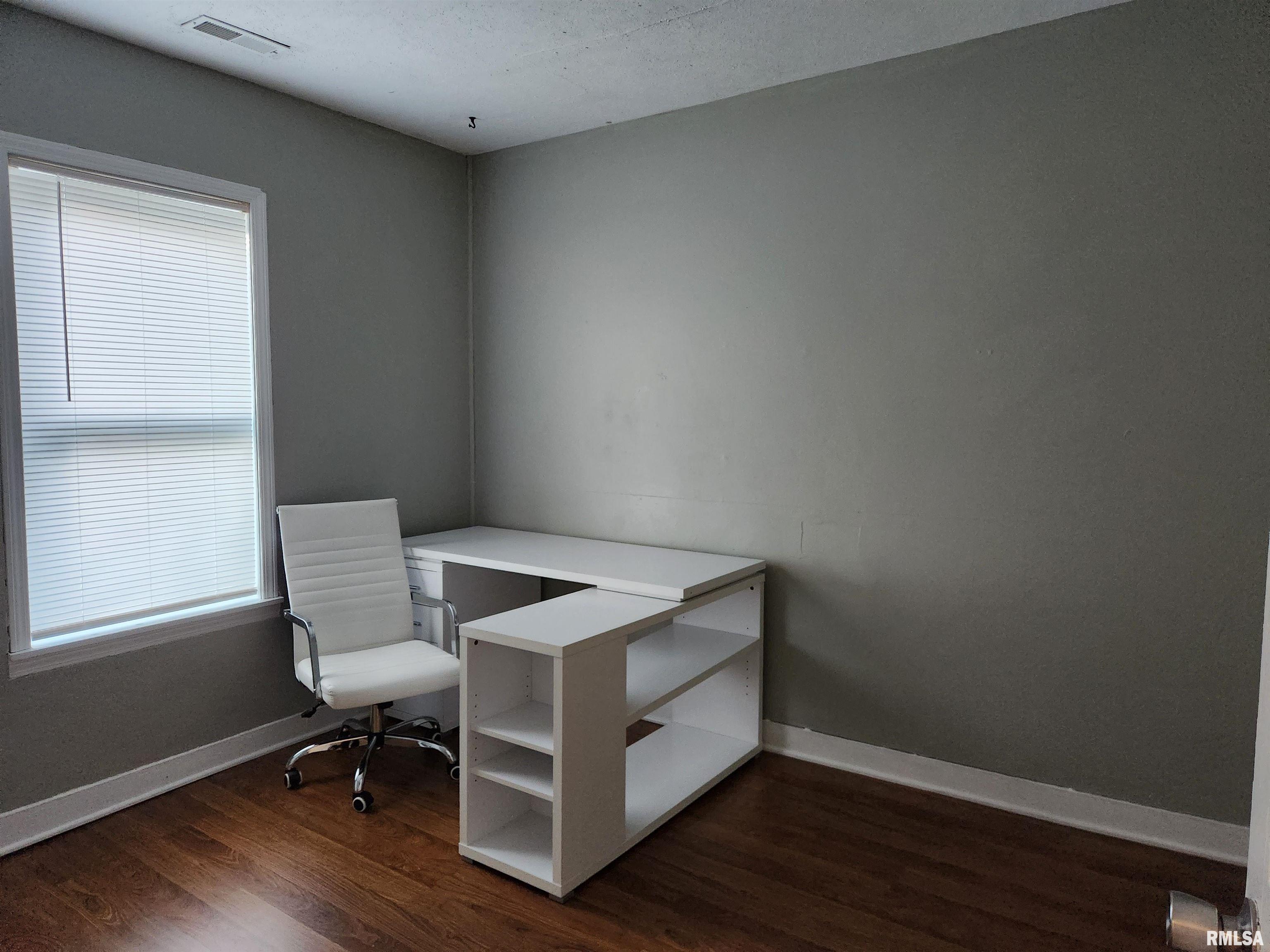 820 Airport Road Mount Vernon, IL 62864 - Photo 8 of 17