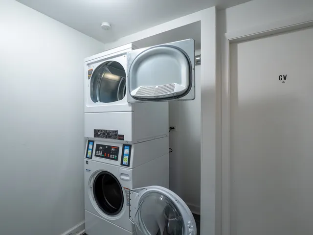 $1,200,000 | 9606 Golf Terrace, Des Plaines, IL 60016