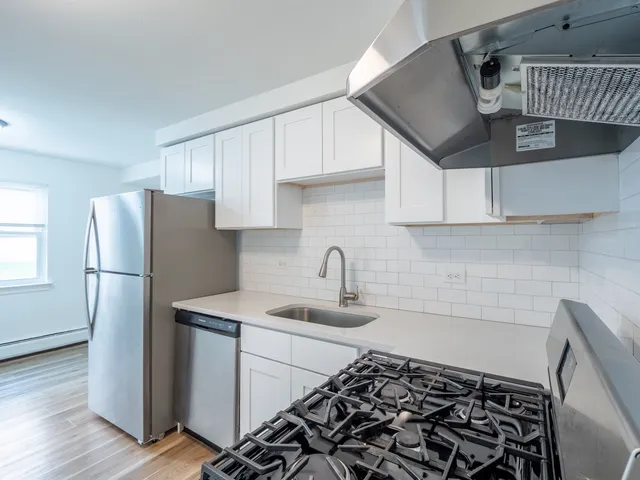 $1,200,000 | 9606 Golf Terrace, Des Plaines, IL 60016