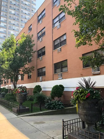 $1,550 | 1025 West Hollywood Avenue, Unit 404, Chicago, IL 60660