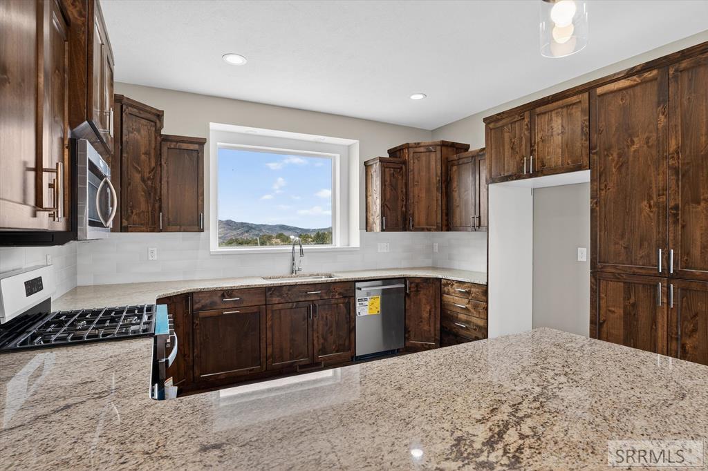 4456 Center Street Pocatello, ID 83201 - Photo 8 of 48