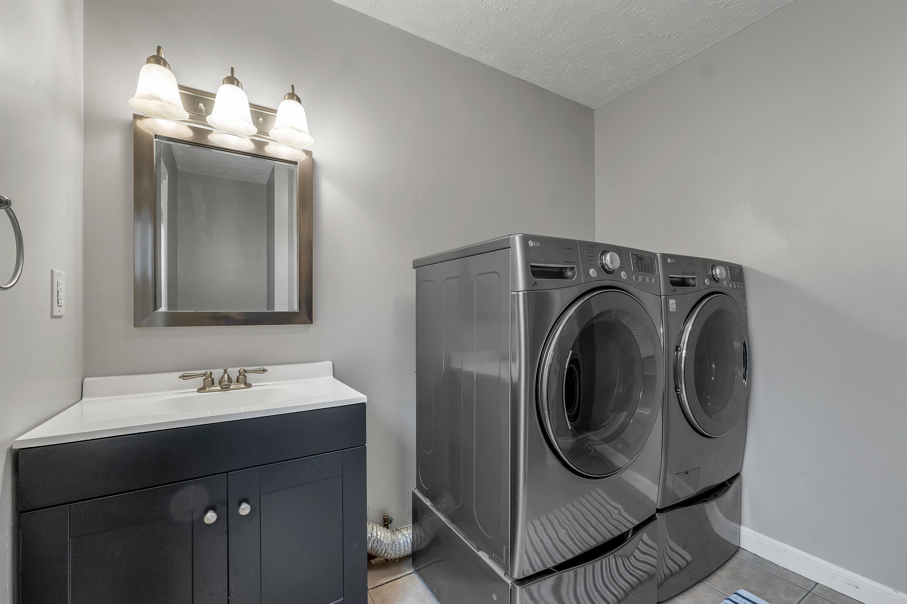 4 Kingston Way, Unit A Hudson, NH 03051 - Photo 22 of 27