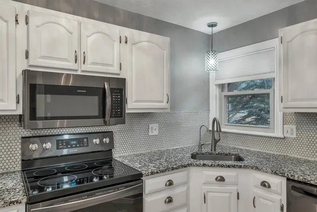 $429,900 | 4 Kingston Way, Unit A, Hudson, NH 03051