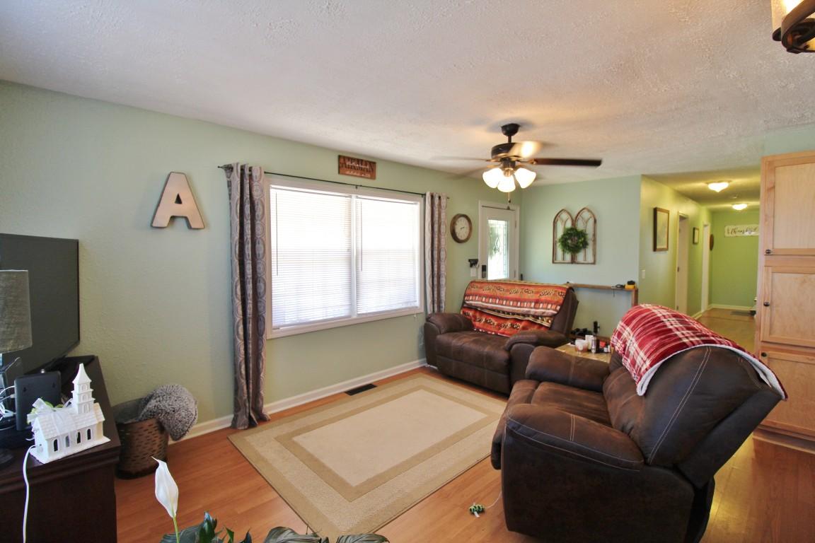 1170 Peakland Road Decatur, TN 37322 - Photo 3 of 38 IMG_3293 (Medium)