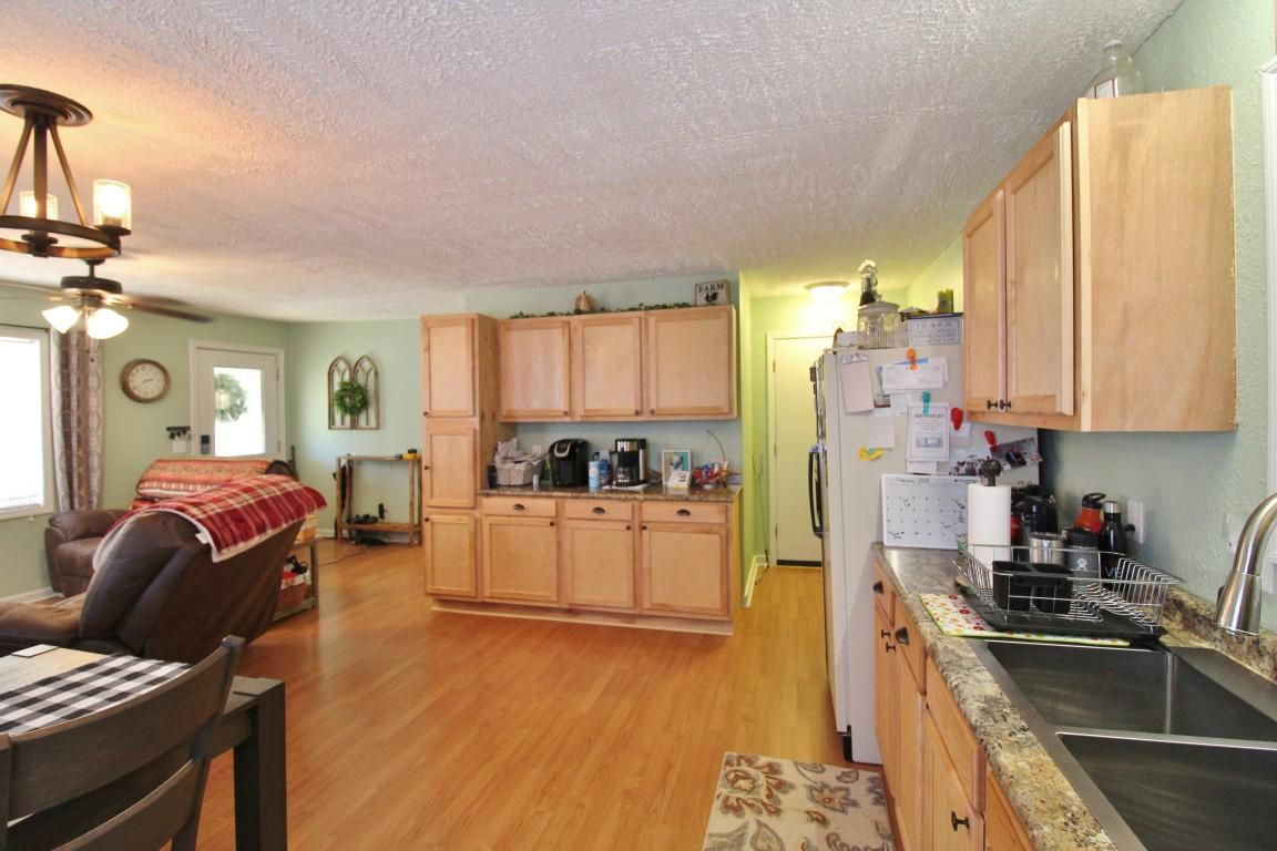 1170 Peakland Road Decatur, TN 37322 - Photo 9 of 38 IMG_3300 (Medium)