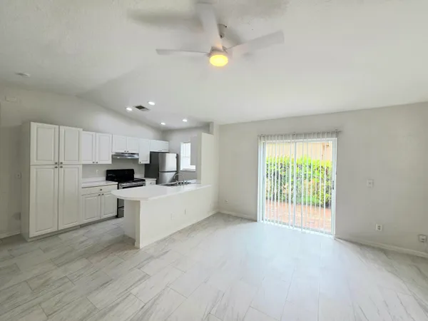 $2,890 | 569 East Ridge Circle North, Boynton Beach, FL 33435