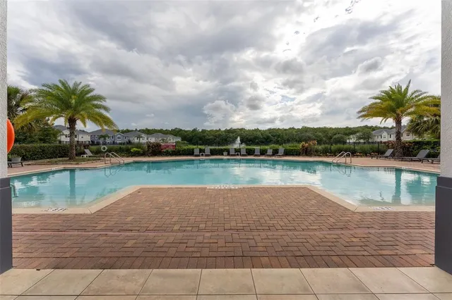 a view of a pathway in outside of the house