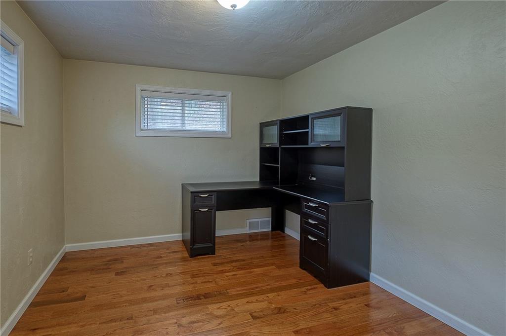 102 Oakglen Road Pittsburgh, PA 15237 - Photo 13 of 24 Gallery Image 13