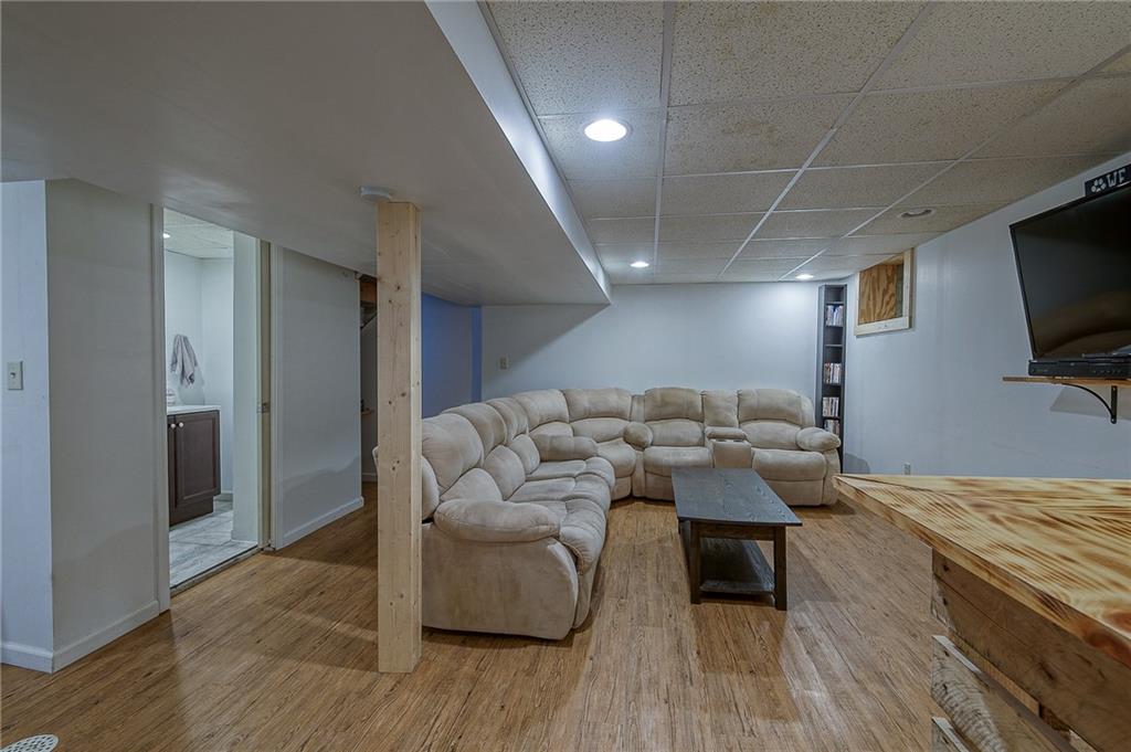 102 Oakglen Road Pittsburgh, PA 15237 - Photo 15 of 24 Gallery Image 15