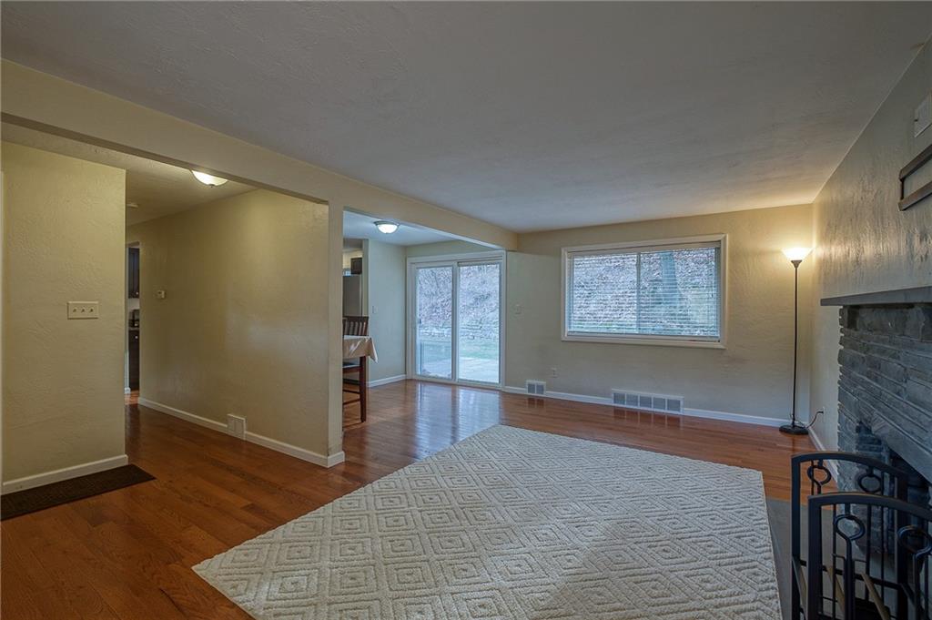 102 Oakglen Road Pittsburgh, PA 15237 - Photo 9 of 24 Gallery Image 9