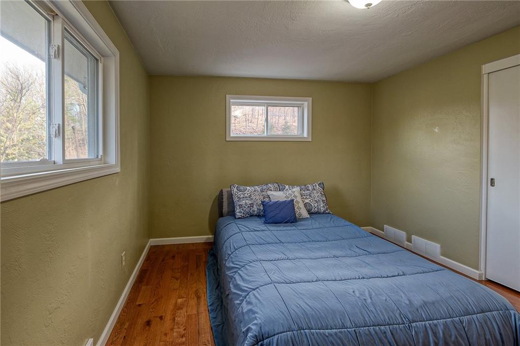 102 Oakglen Road Pittsburgh, PA 15237 - Photo 10 of 24 Gallery Image 10